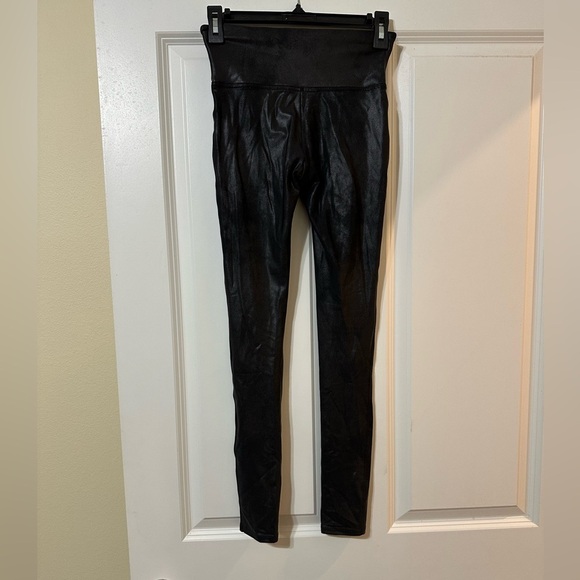 SPANX PETITE FAUX LEATHER LEGGINGS, Petite Small, Black - Picture 5 of 12